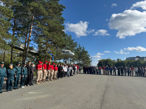 Студенты КФ ФГБОУ ВО «НГПУ» отдали дань памяти героям, присоединившись к Всероссийской акции «Марш Знамени Победы»