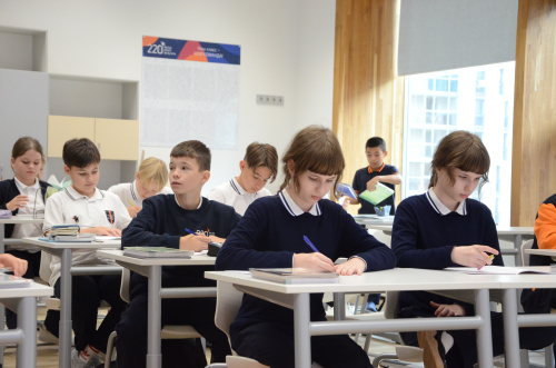 Во имя исторической памяти и преемственности поколений: в России идёт подготовка к введению в школах нового предмета