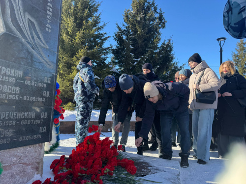 Студенты Куйбышевского филиала ФГБОУ ВО «НГПУ» почтили память воинов, исполнявших служебный долг за пределами Отечества