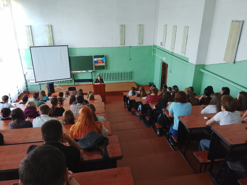 Дропперство, террористические акты и закладки: студентам разъяснили цену «лёгкого заработка»