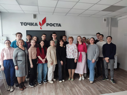 «Взгляд изнутри»: студенты Куйбышевского филиала ФГБОУ ВО «НГПУ» погрузились в школьную жизнь МБОУ СОШ № 6 в рамках профориентации