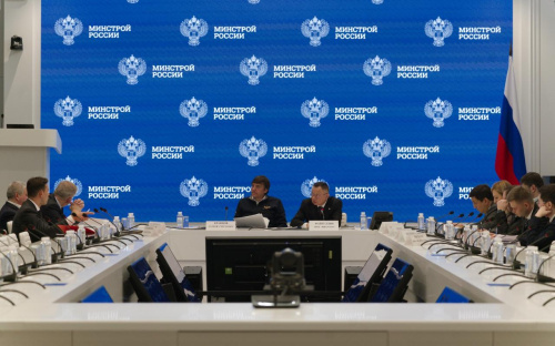 Министры просвещения и строительства и ЖКХ РФ обсудили создание в России передовых школ