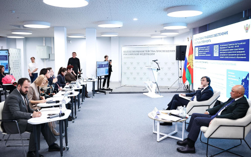 Сергей Кравцов провел выездное заседание коллегии Минпросвещения России в Липецкой области