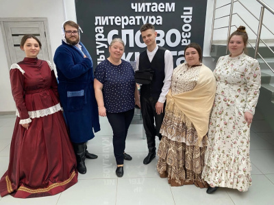 Студенты Куйбышевского филиала ФГБОУ ВО «НГПУ» стали почётными гостями театрального конкурса «Сцена – это маленькая жизнь». 
